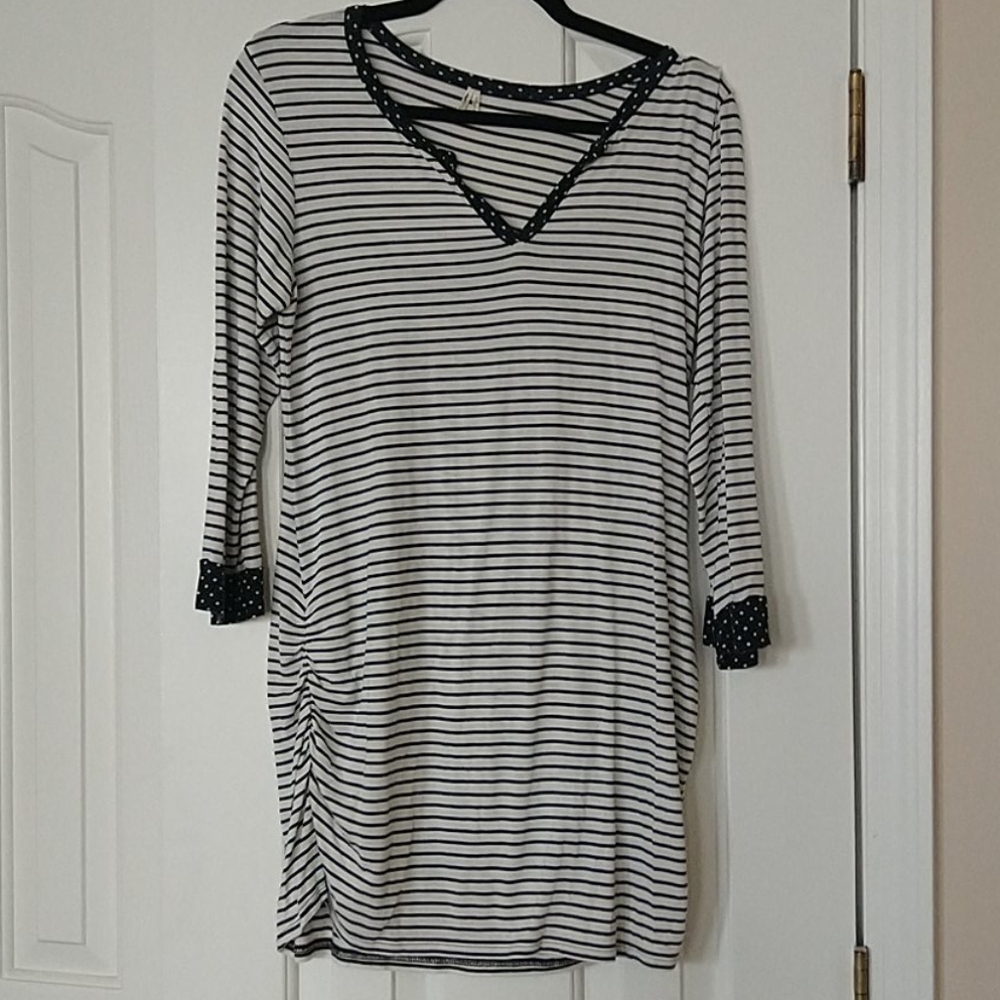 3/4 sleeve maternity top